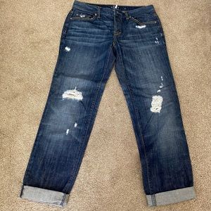 Cropped boyfriend jeans